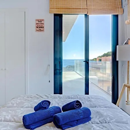Ii-2 By Interhome Calp